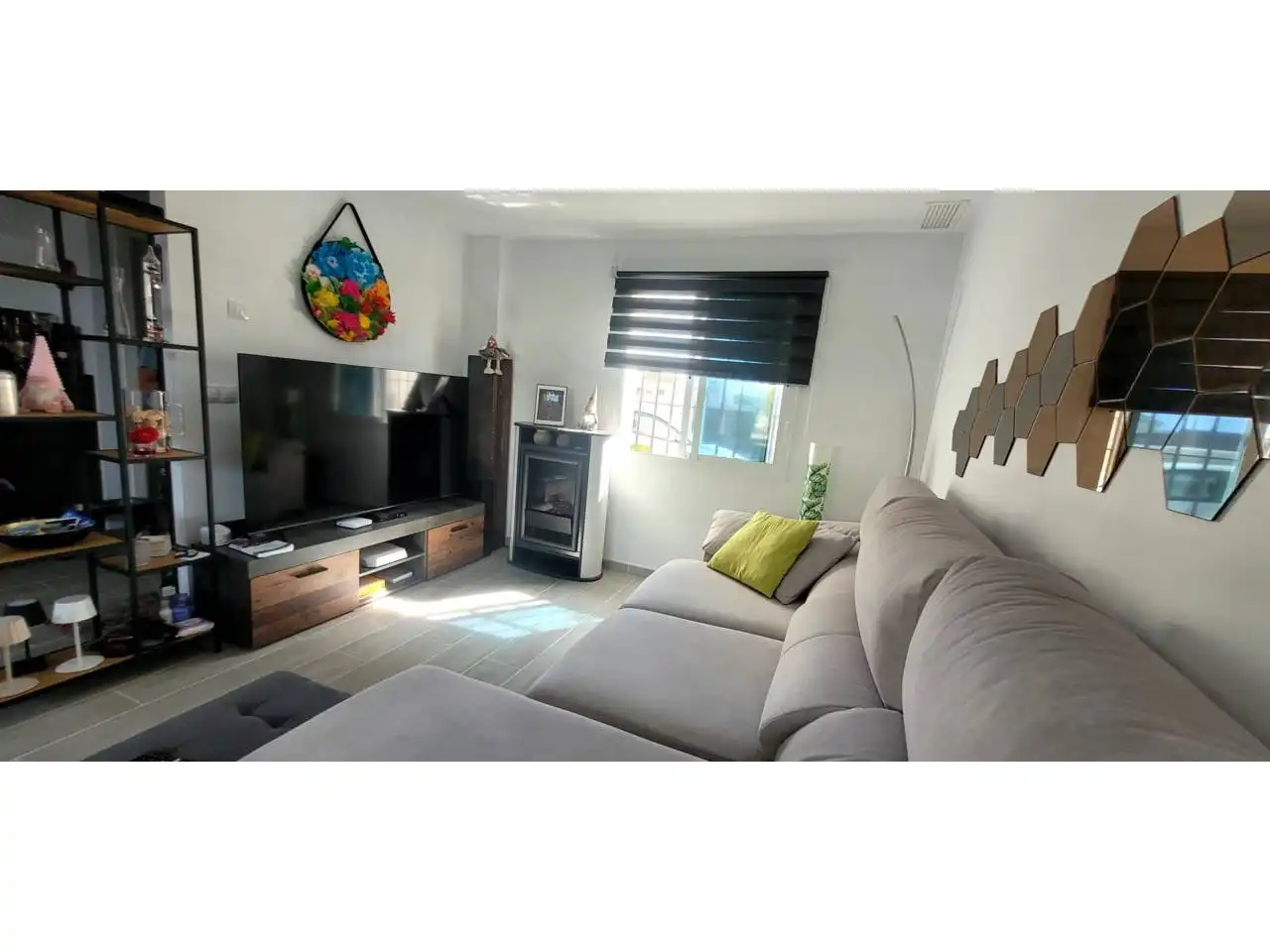 Sala d'estar de Casa adosada en venda en Ayamonte amb Aire condicionat, Terrassa i Moblat