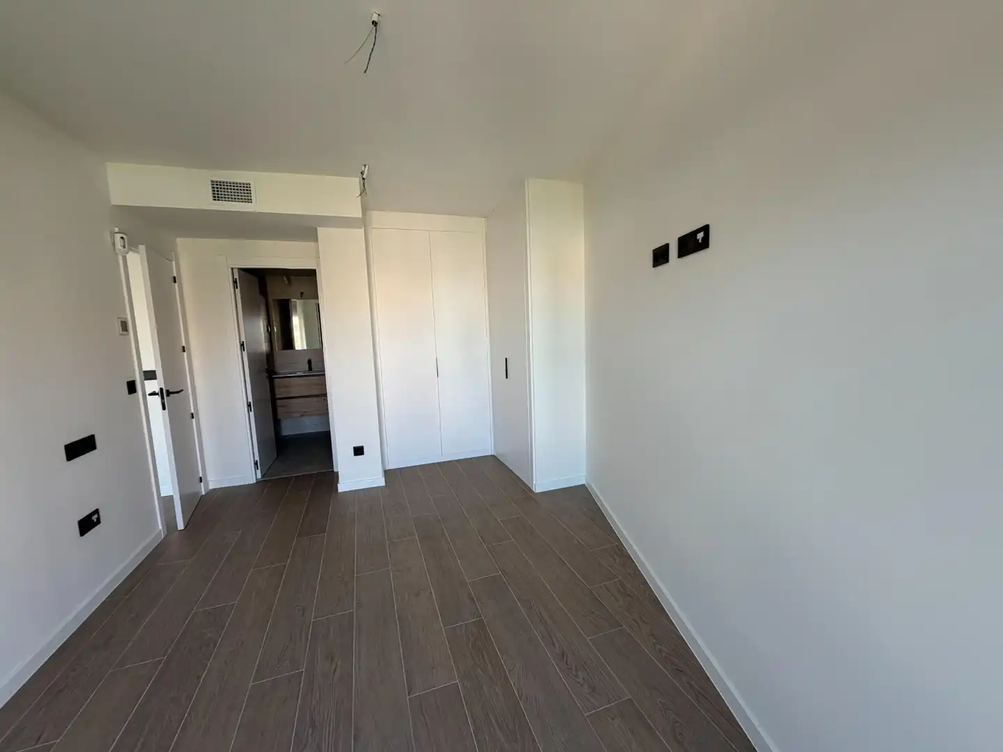 Bedroom of Flat for rent in Madrid  with Air Conditioner, Heating and Storage room