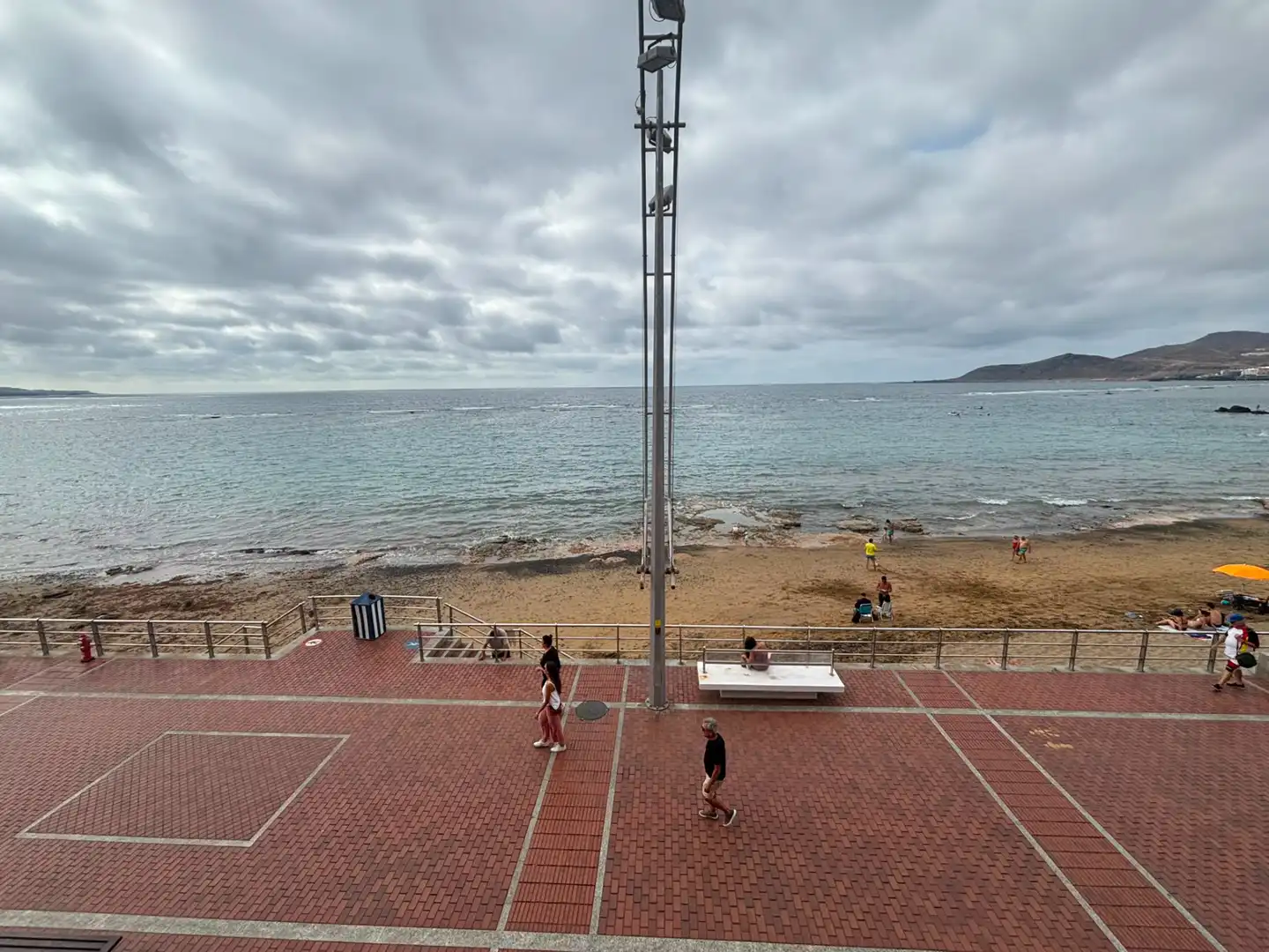 Vista exterior de Pis en venda en Las Palmas de Gran Canaria amb Moblat i Piscina comunitària