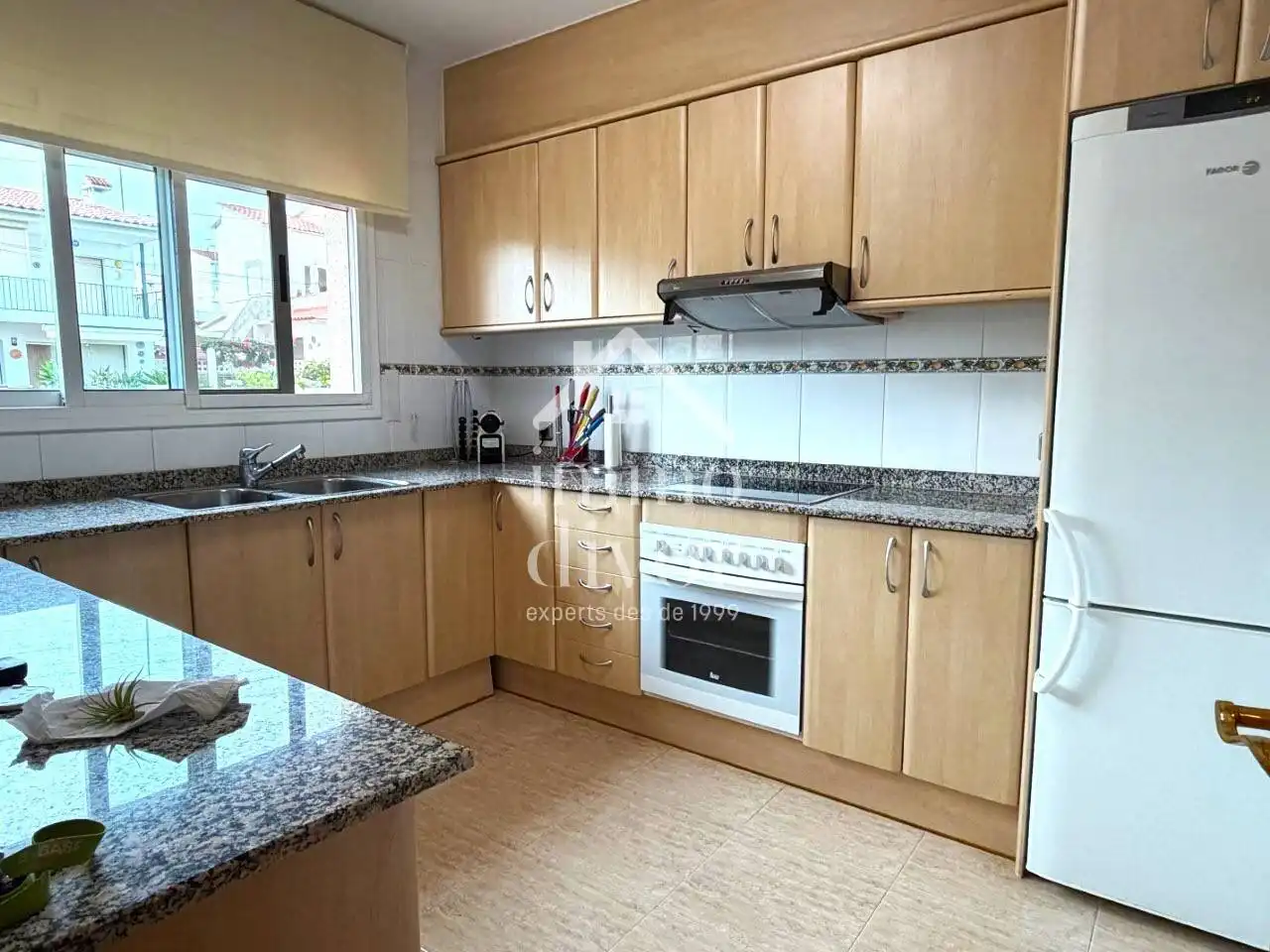 Casa aparellada amb jardí en venda a Calle Barcelona, imagen 11