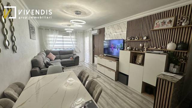 Piso en Venta en Joc de la Bola - Camps d'Esports