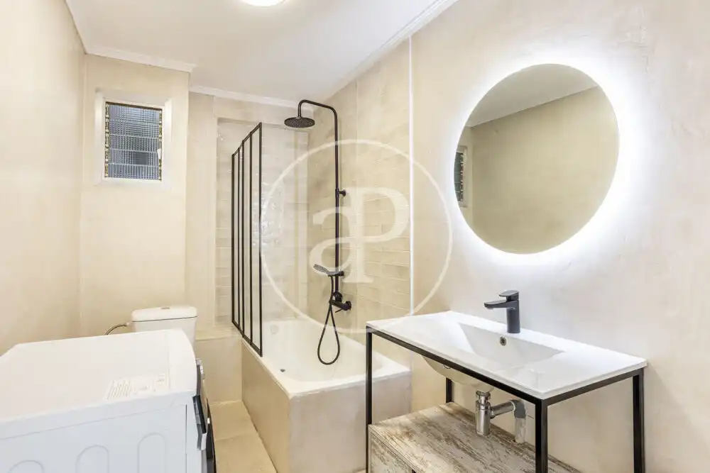 Badezimmer von Wohnung zur Miete in Valencia mit Klimaanlage, Heizung und Haustiere erlaubt
