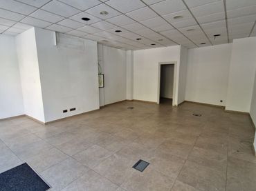 Local comercial en venda a Lancia