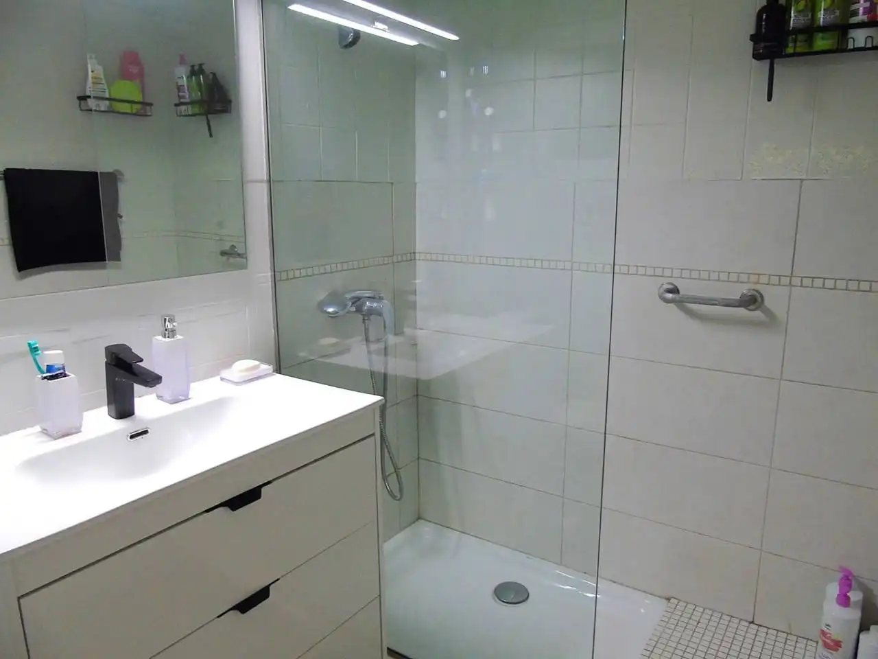 Bathroom of Flat for sale in Vic  with Heating, Parquet flooring and Terrace