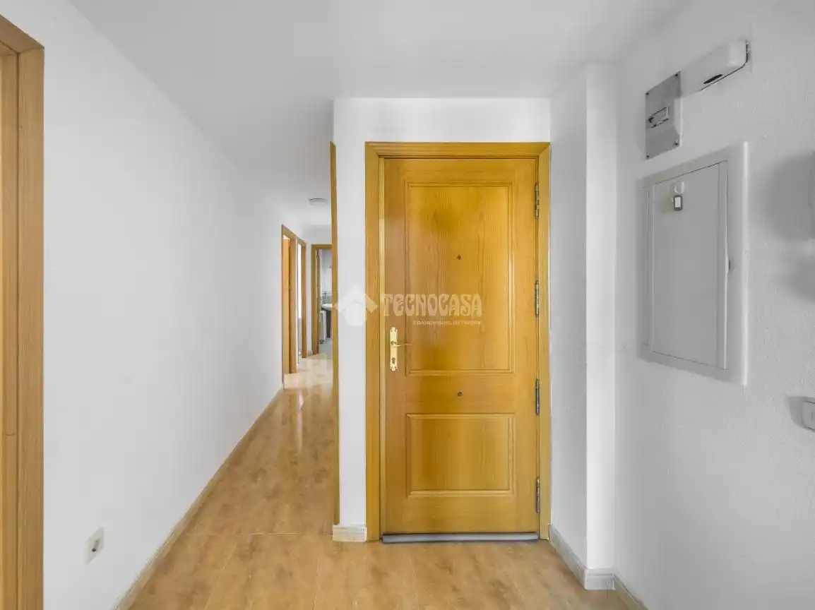 Piso en venta en Campo Real con Balcón