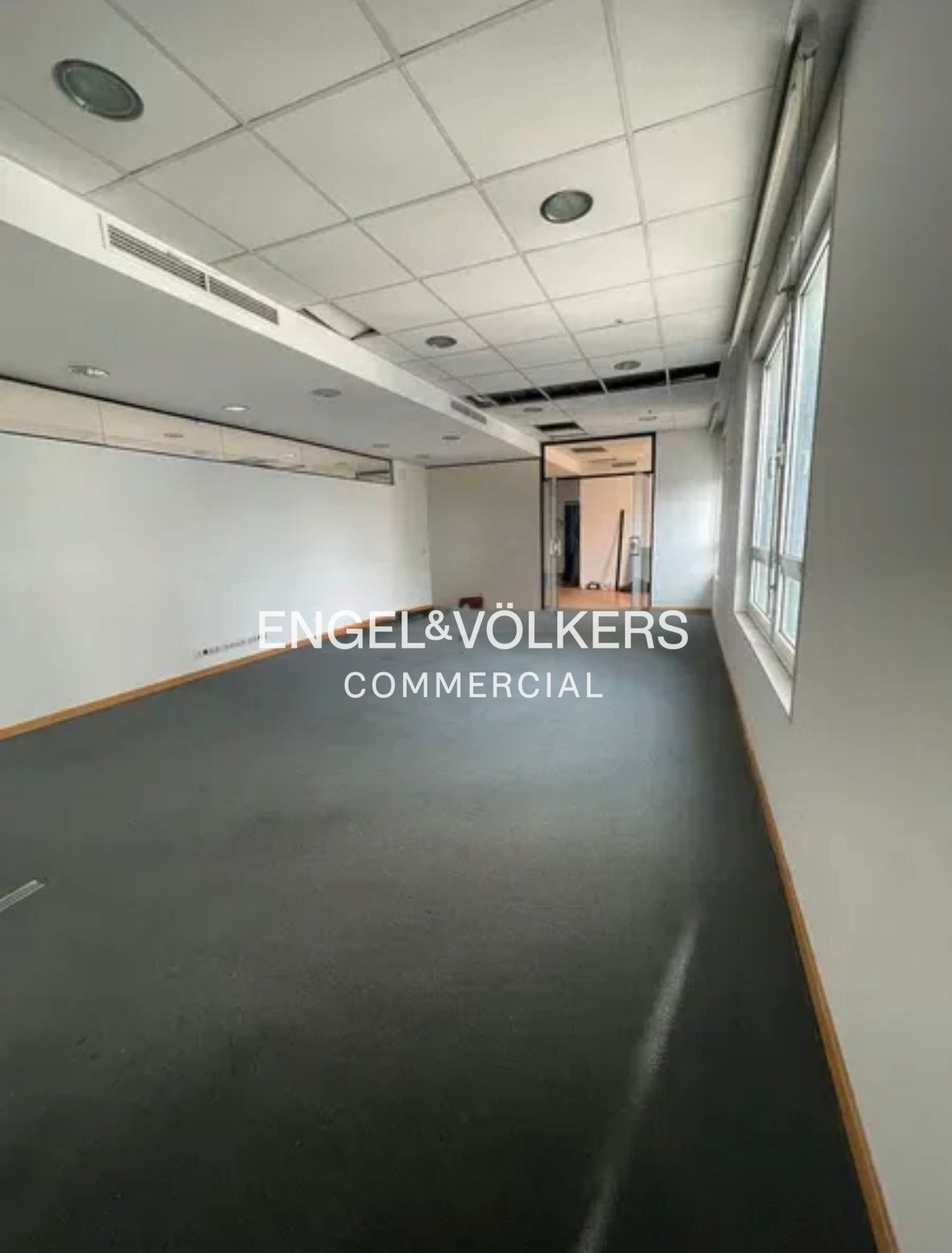 Office for sale in  Barcelona Capital  with Air Conditioner