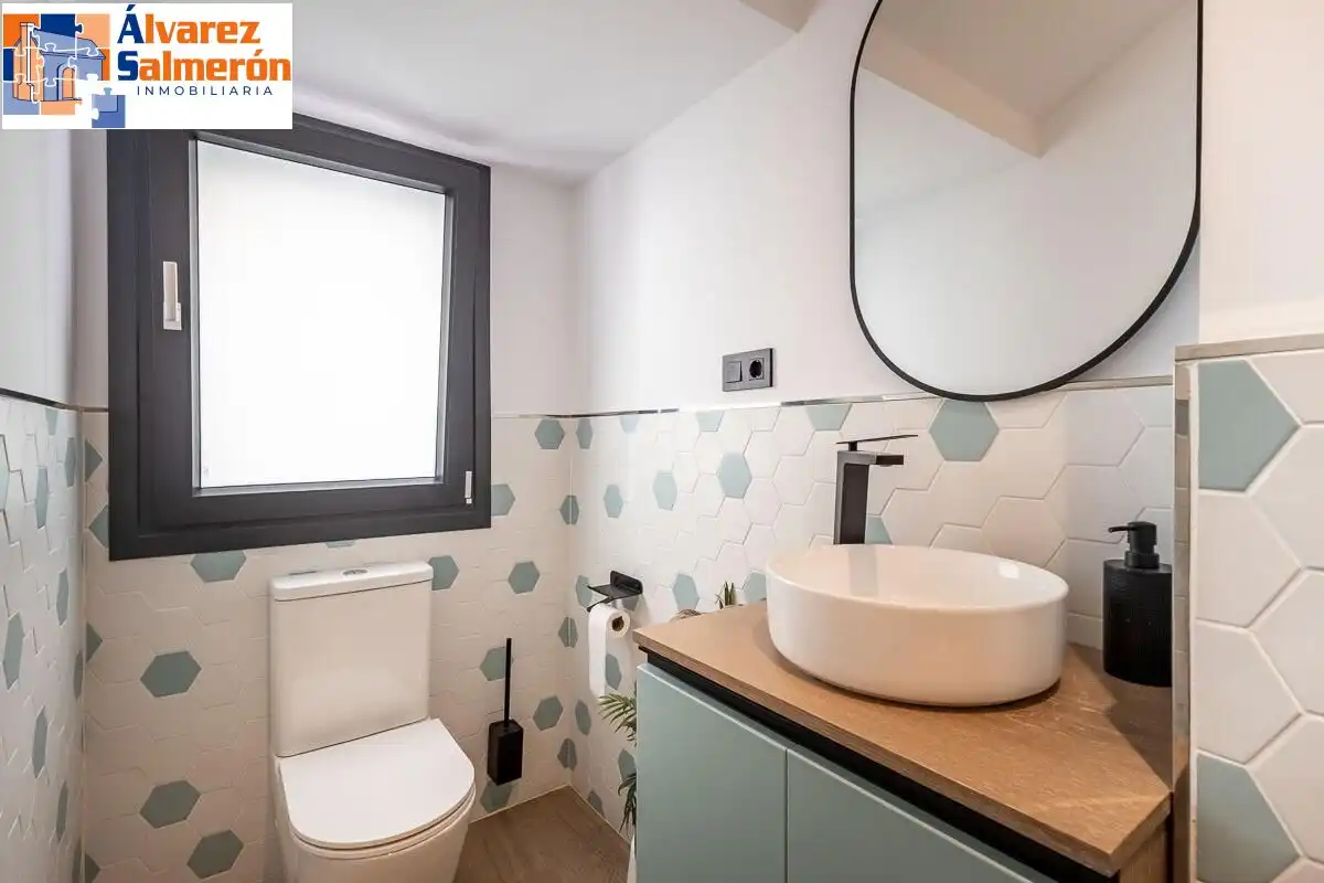 Badezimmer von Haus oder Chalet zum Verkauf in Albolote mit Klimaanlage, Heizung und Terrasse