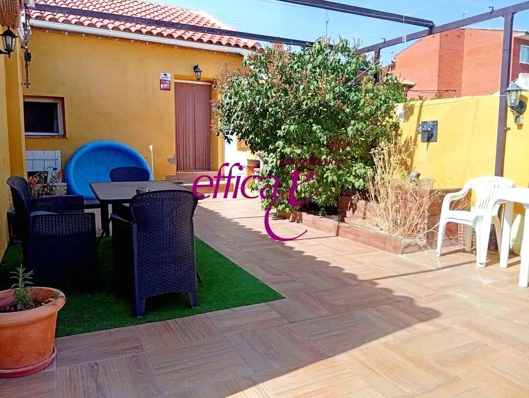 Terrassa de Casa o xalet en venda en Santo Domingo-Caudilla