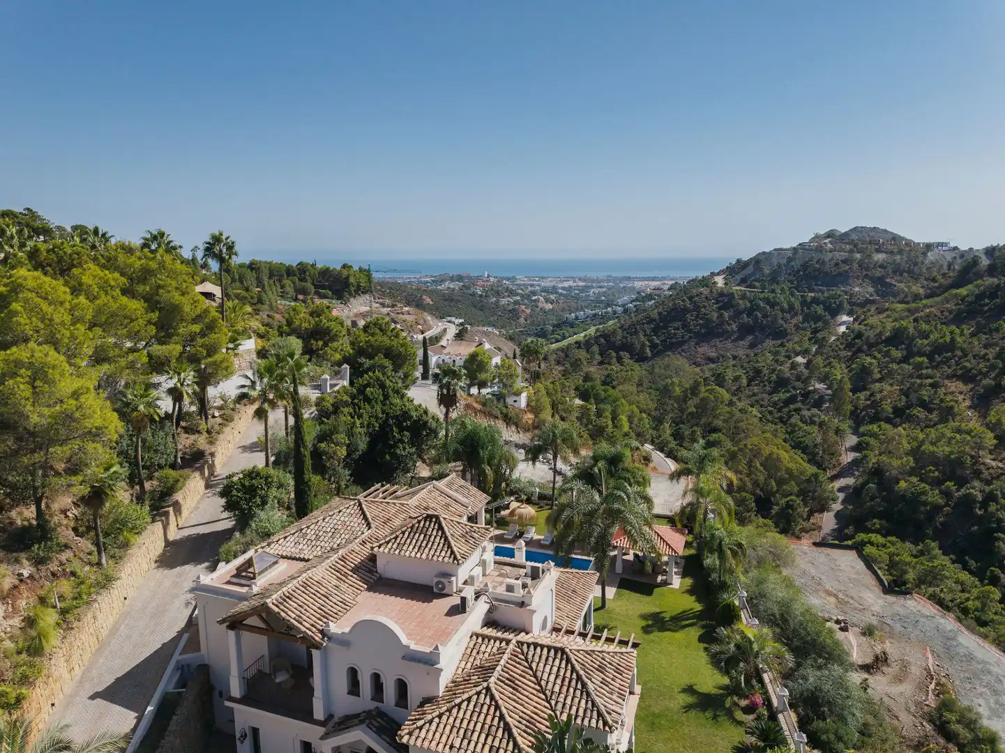 Exterior view of Houses for sale in Benahavís  with Air Conditioner, Private garden and Swimming Pool
