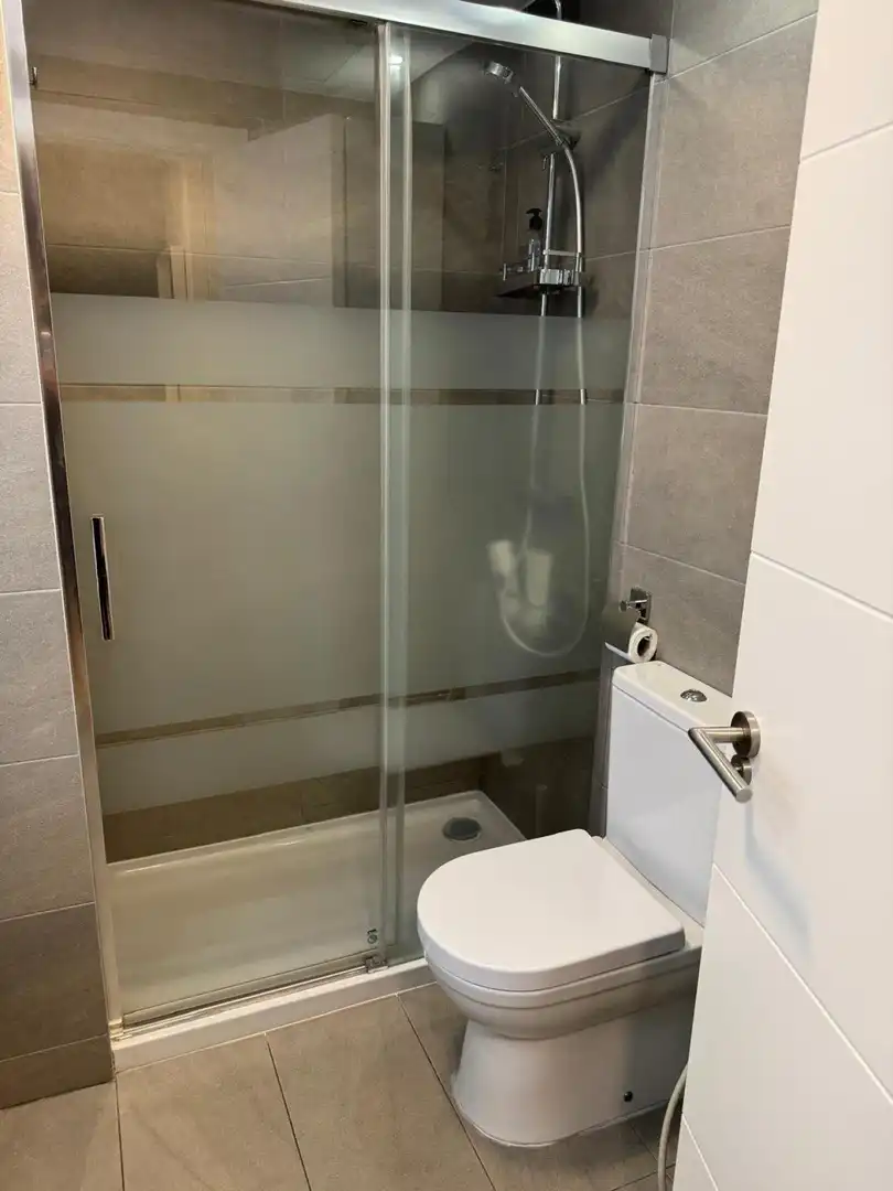 Bathroom of Flat for rent in Valencia  with Air Conditioner, Heating and Furnished