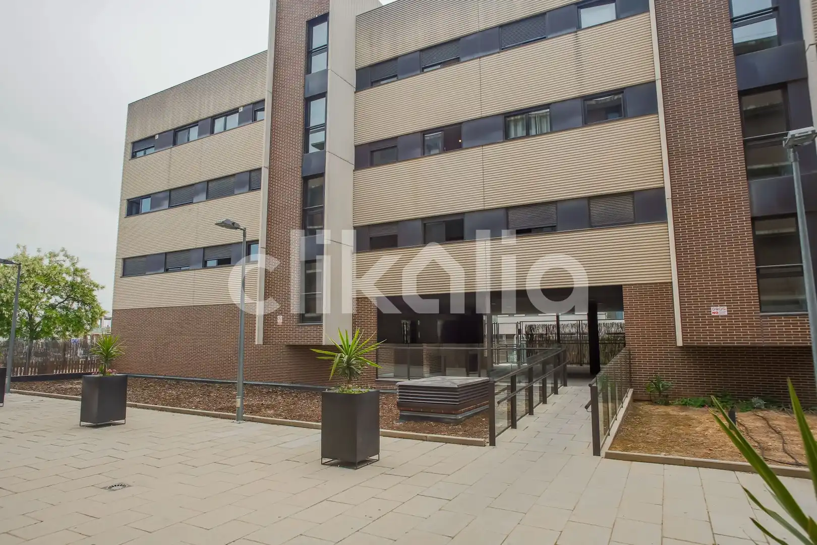 Vista exterior de Pis en venda en Torrejón de Ardoz amb Calefacció, Traster i Piscina