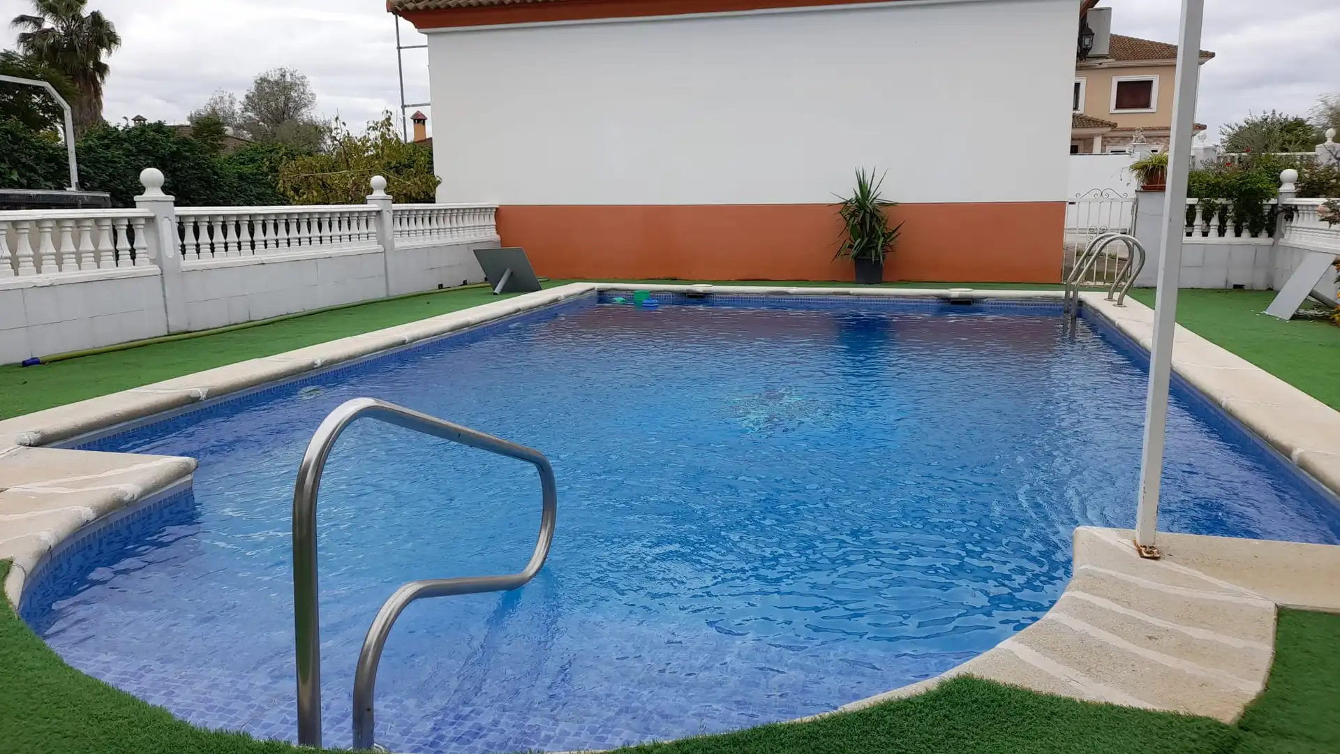 Swimming pool of Houses for sale in Córdoba  with Air Conditioner, Heating and Private garden