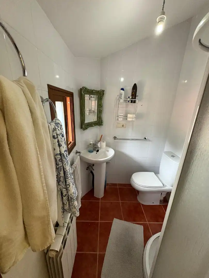 Bathroom of Houses for rent in Covelo  with Private garden, Swimming Pool and Furnished