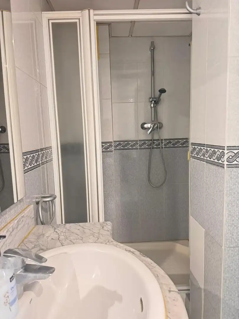 Baño de Piso en venta en Valencia con Aire acondicionado, Terraza y Balcón