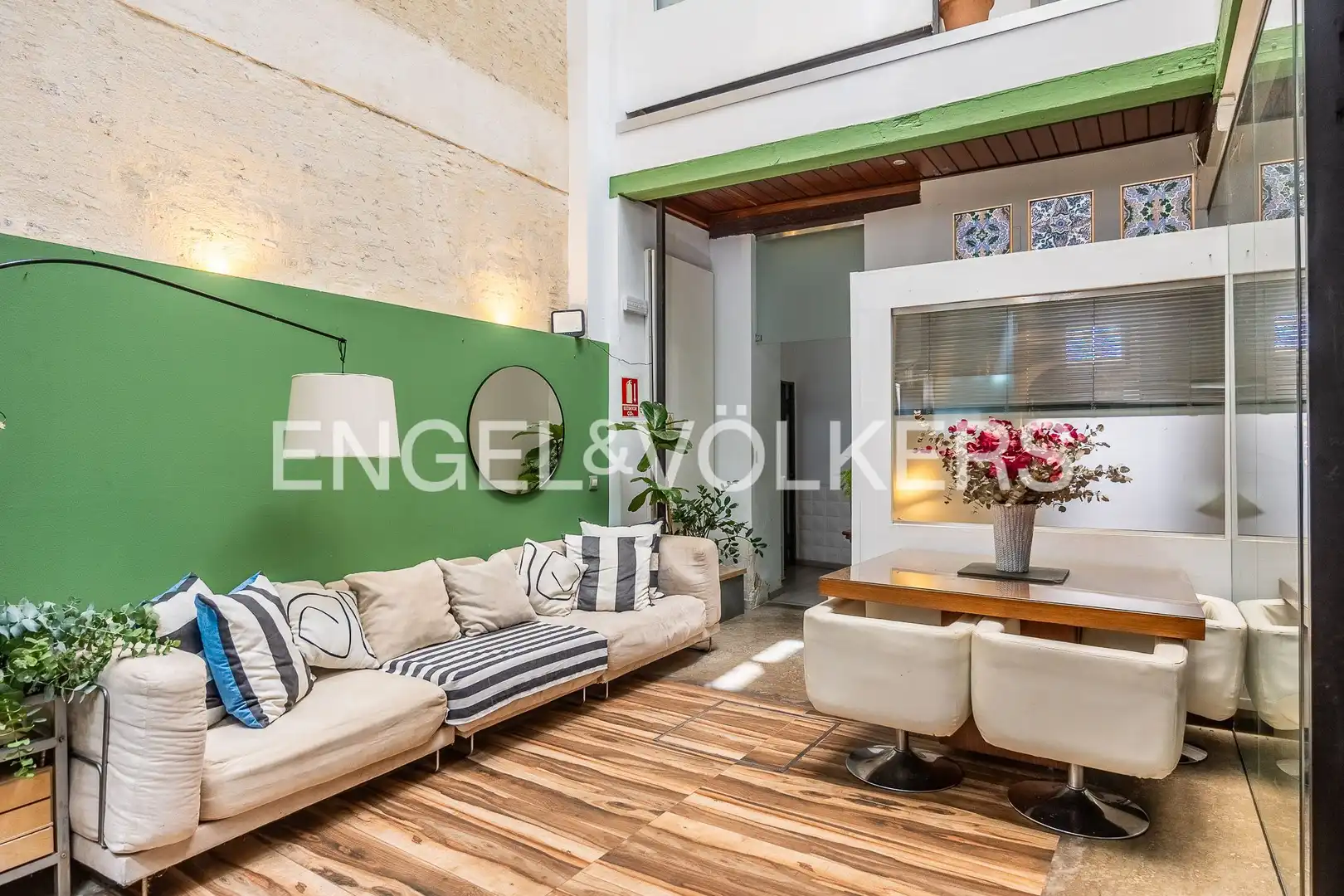 Sala d'estar de Casa adosada en venda en Sevilla amb Aire condicionat, Calefacció i Balcó
