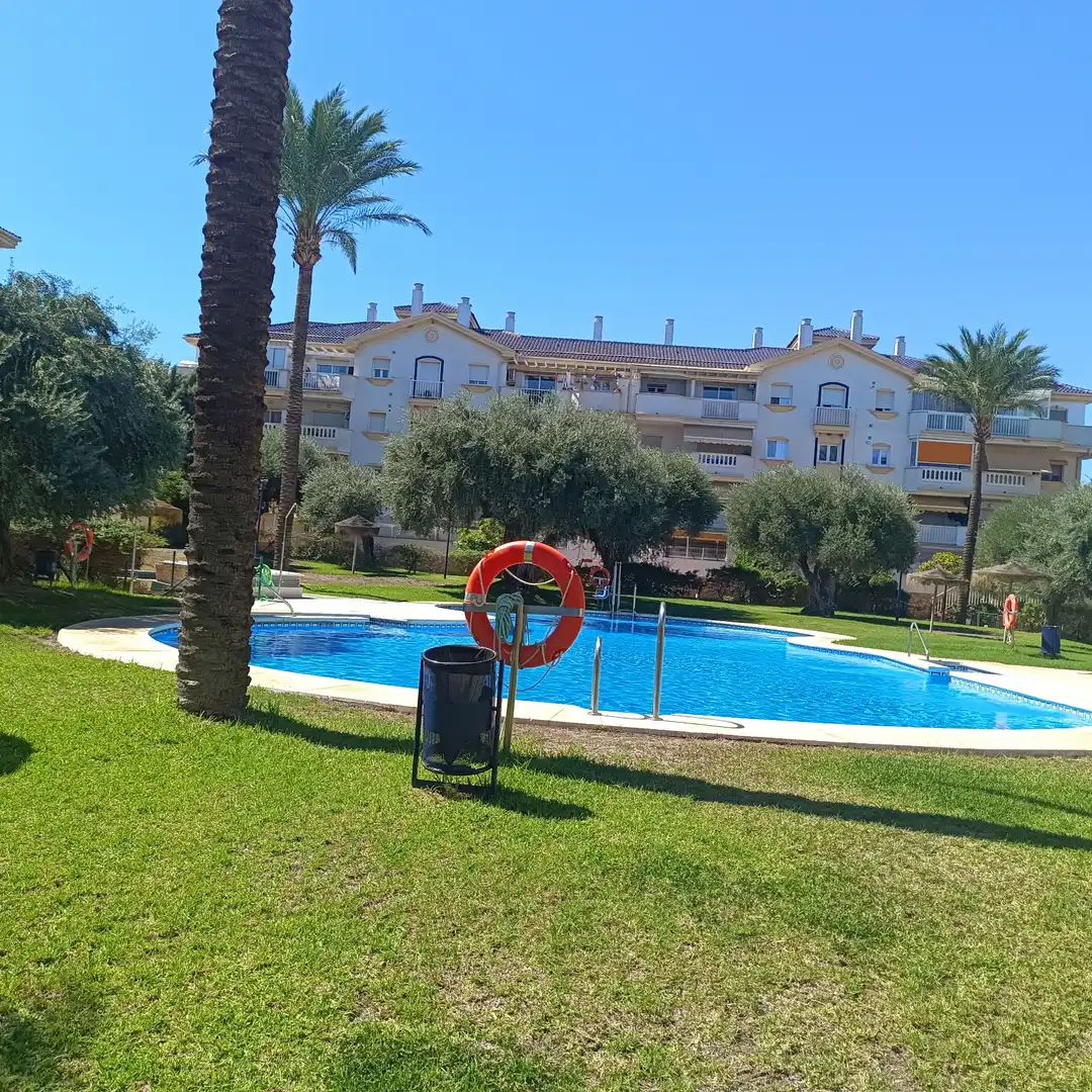 Apartment with pool to rent in Calle Mercedes Formica 8, imagen 2