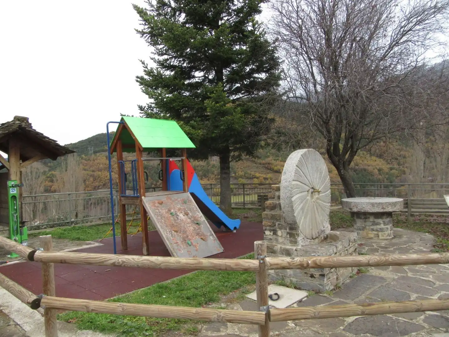 Garden of Houses for sale in Yésero  with Private garden