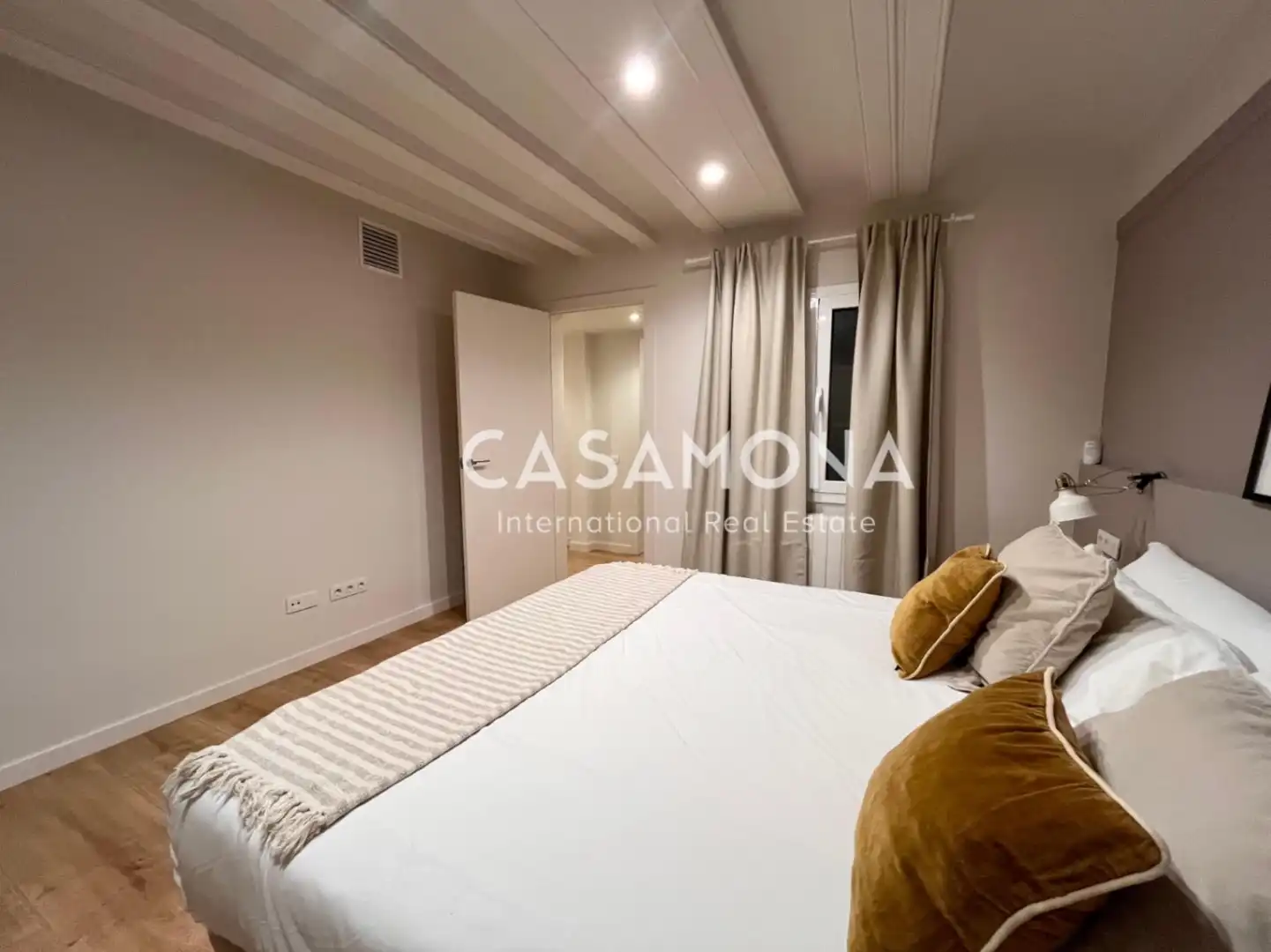 Dormitori de Apartament en venda en Barcelona amb Aire condicionat, Calefacció i Terrassa