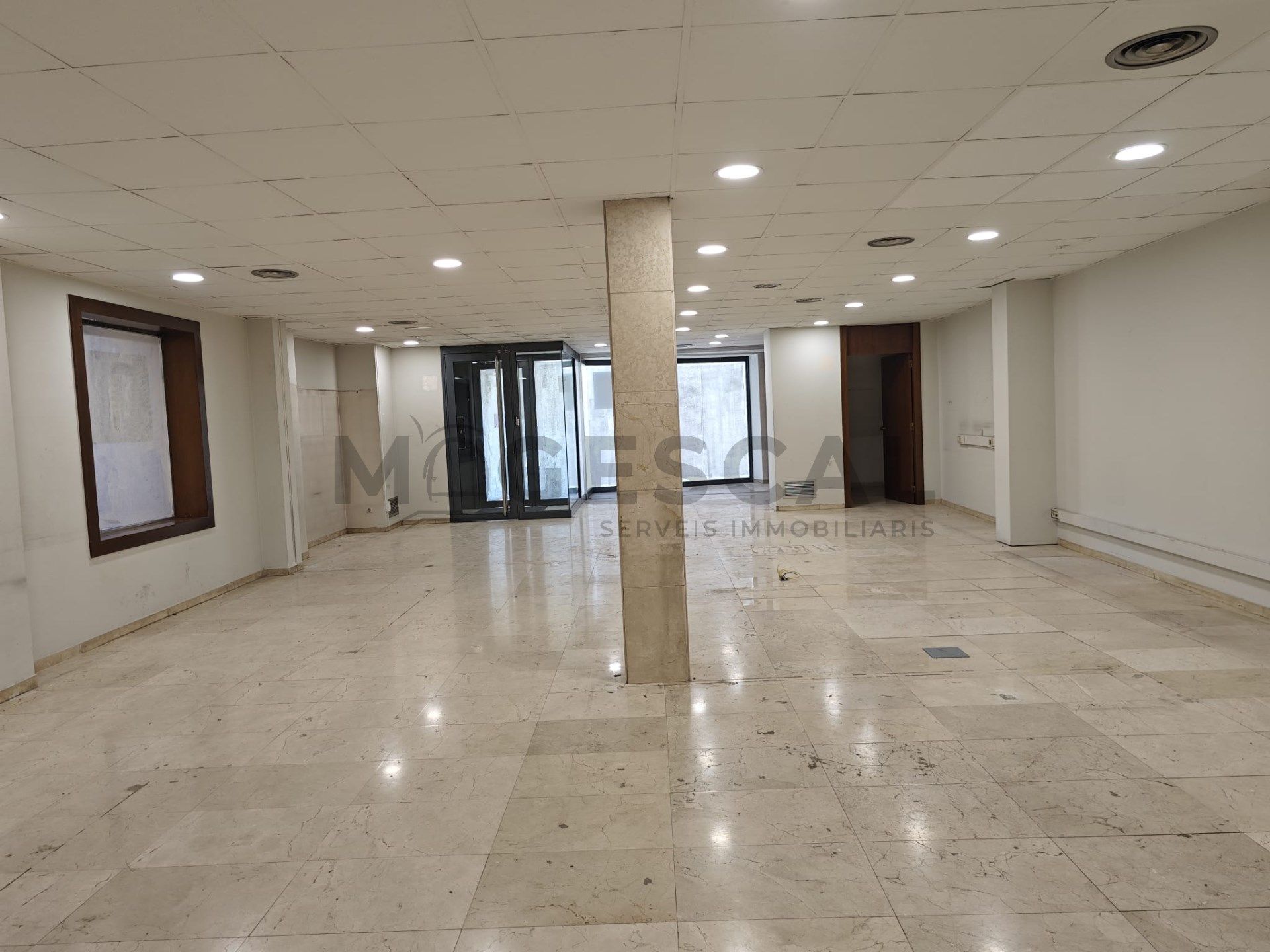 Local de lloguer a DE CATALUNYA