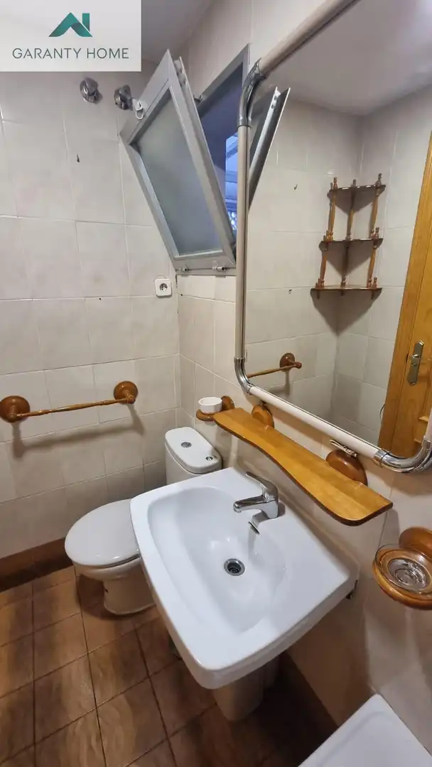Bany de Pis en venda en Benalmádena amb Jardí privat, Terrassa i Moblat