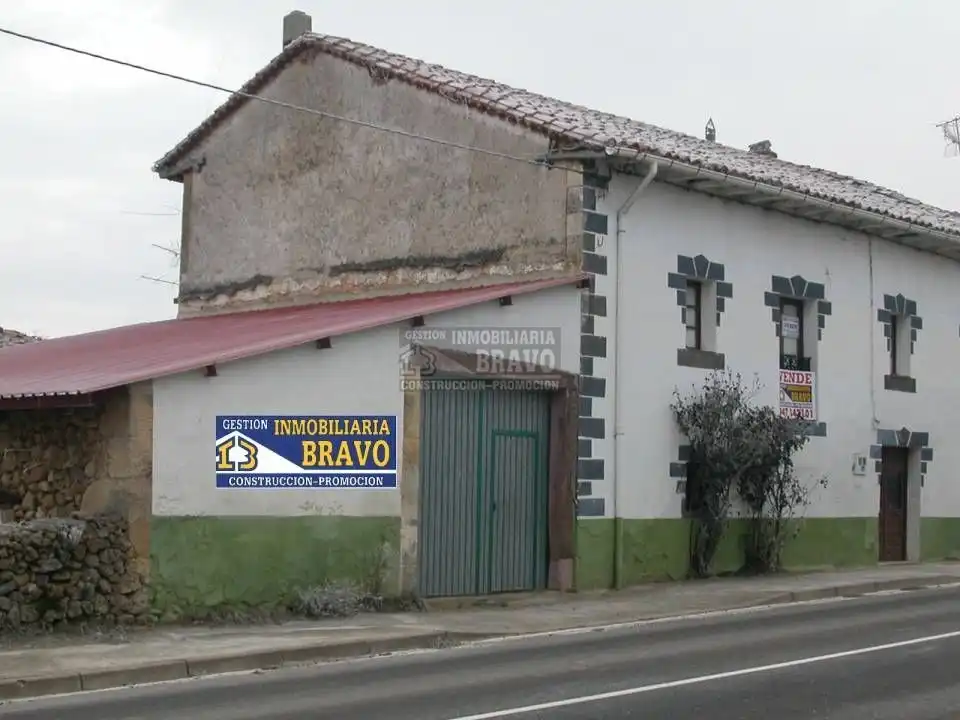 Vista exterior de Casa o chalet en venta en Merindad de Montija con Calefacción, Jardín privado y Trastero