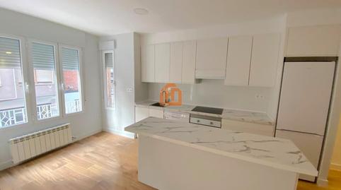 Foto 3 de Apartament de lloguer a Juan Madrazo, Centro Ciudad, León