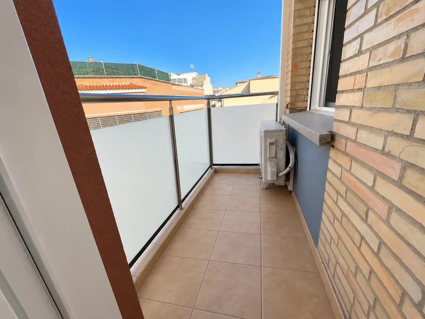 Flat with terrace for sale in La Gavarra, imagen 3