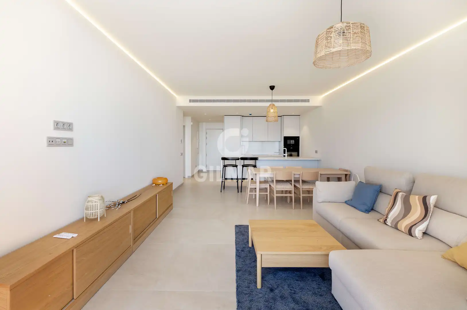 Wohnzimmer von Wohnungen zum Verkauf in Fuengirola mit Heizung, Privatgarten und Abstellraum