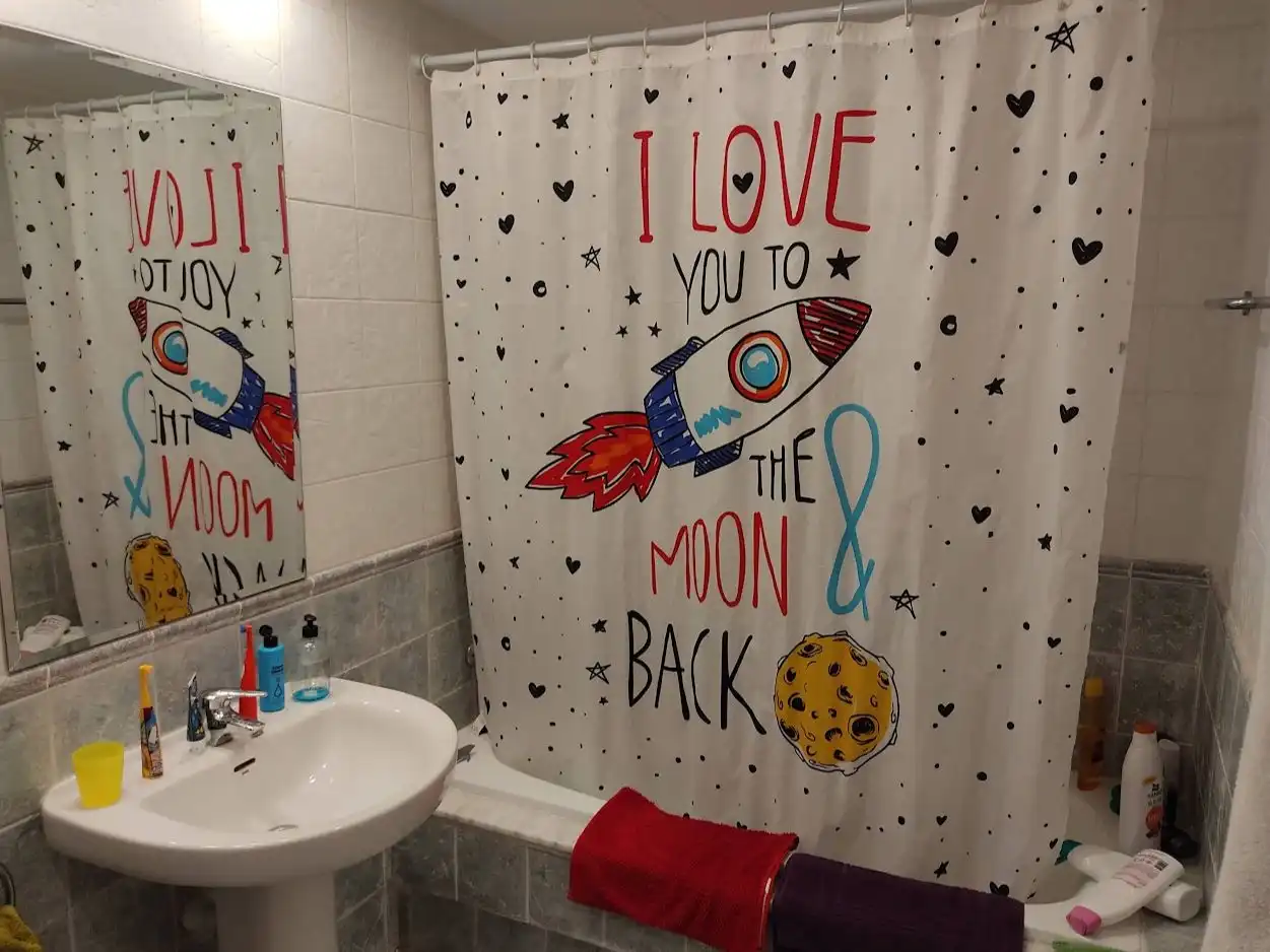 Bathroom of Flat for rent in Llevant