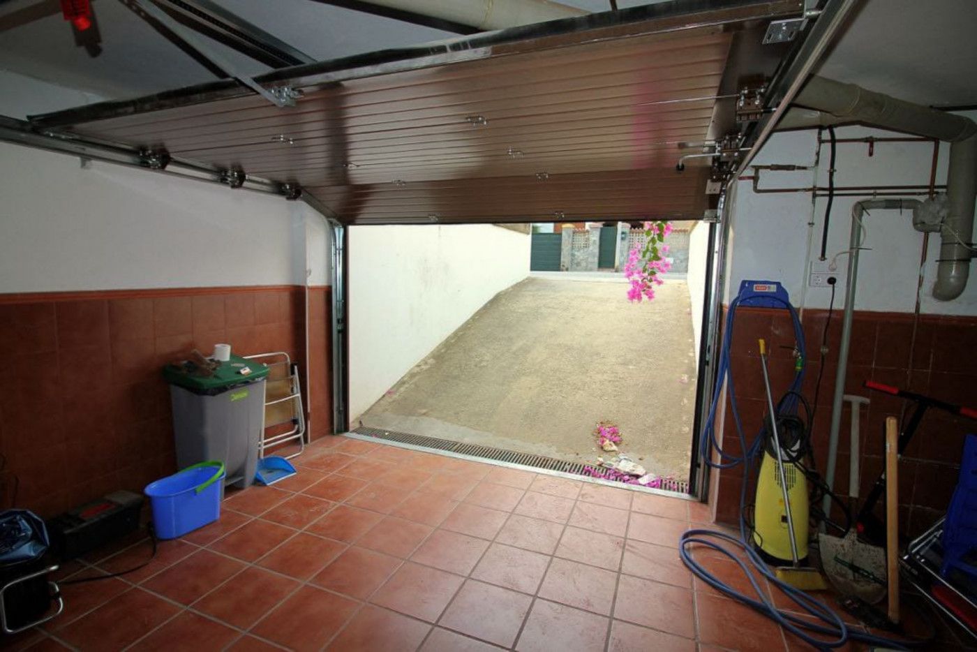 Casa adosada en venda en Algeciras amb Aire condicionat, Terrassa i Traster
