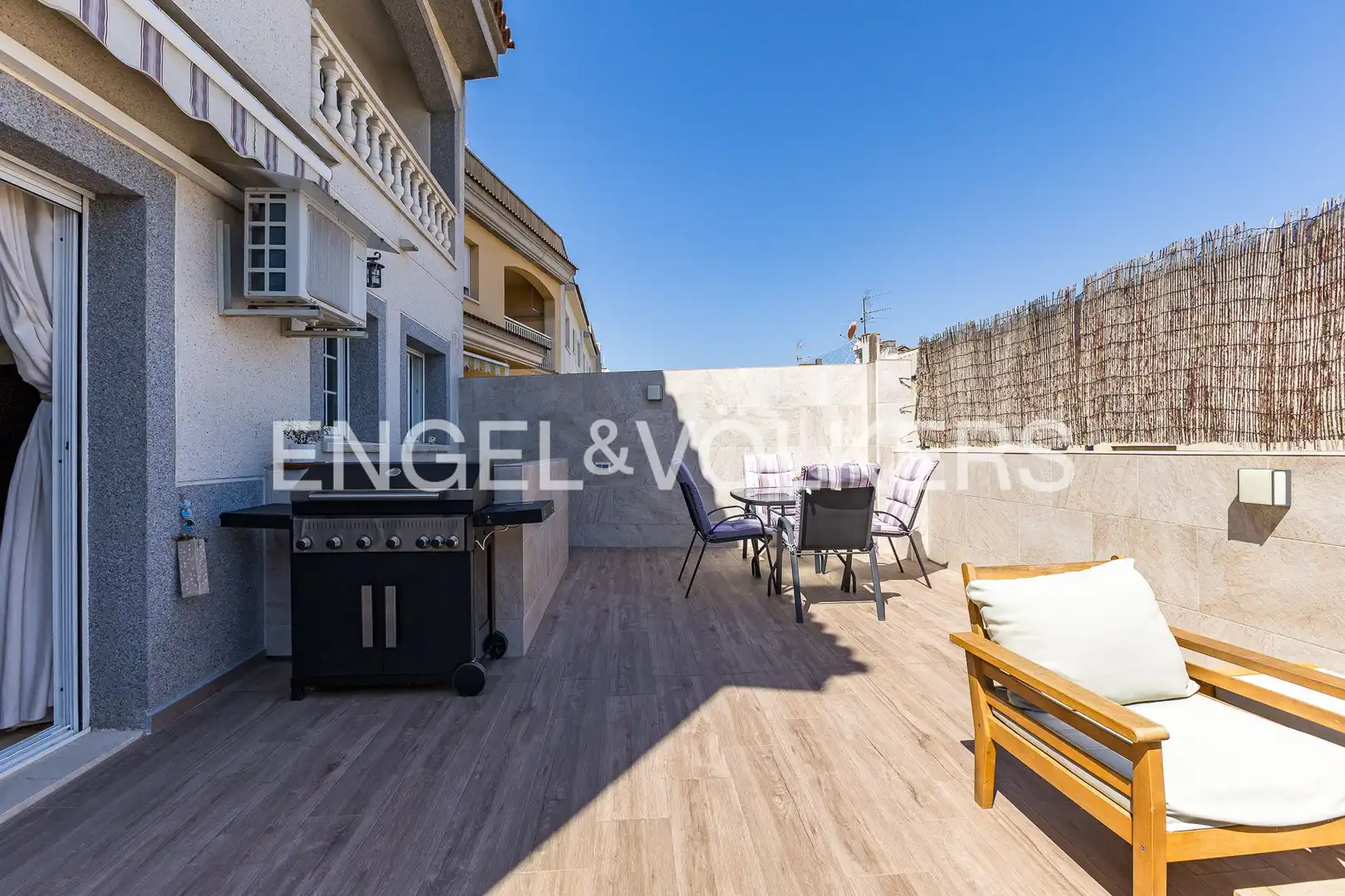 Terraza de Casa o chalet en venta en Vilanova i la Geltrú con Aire acondicionado, Calefacción y Terraza