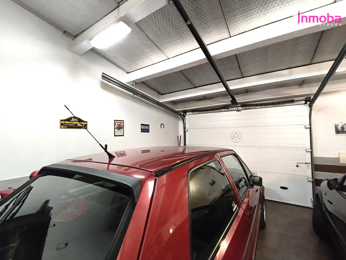 Parking de Casa adosada en venta en Aranda de Duero con Calefacción y Jardín privado