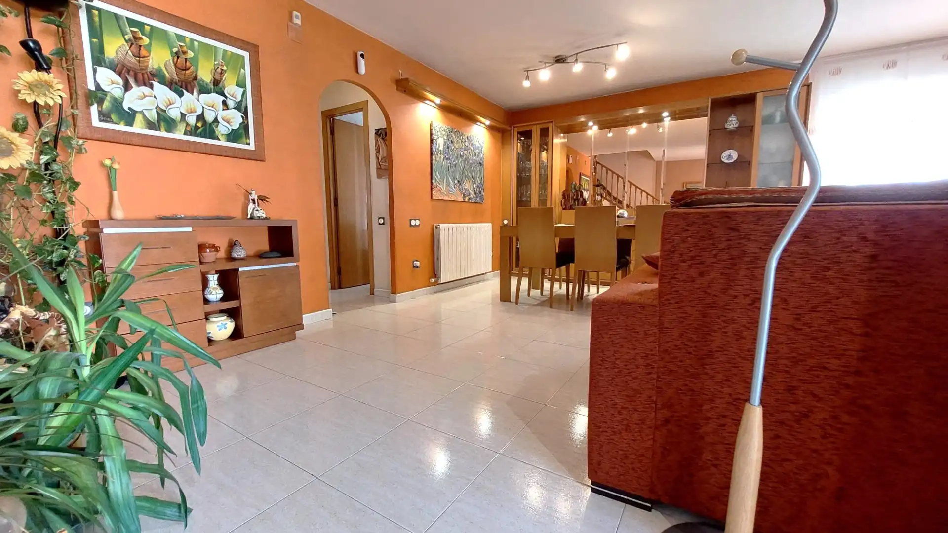 Sala d'estar de Casa adosada en venda en Viladecavalls amb Aire condicionat, Calefacció i Jardí privat