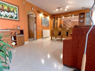 Casa aparellada amb jardí en venda a Carrer del Pintor Murillo