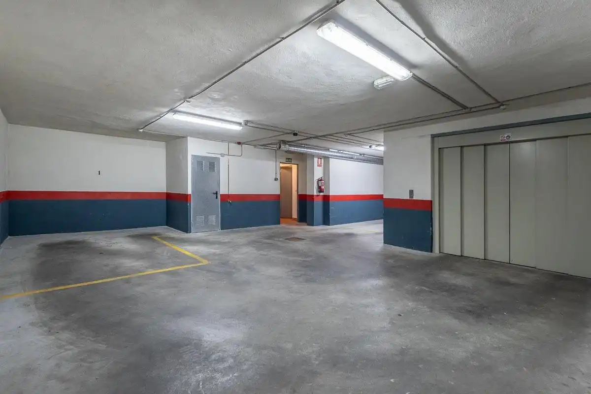 Parking of Duplexes for sale in Granada  with Air Conditioner, Heating and Terrace