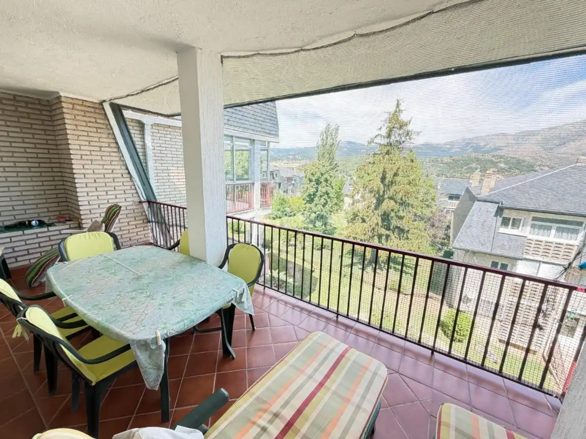 Terraza de Piso en venta en Becerril de la Sierra