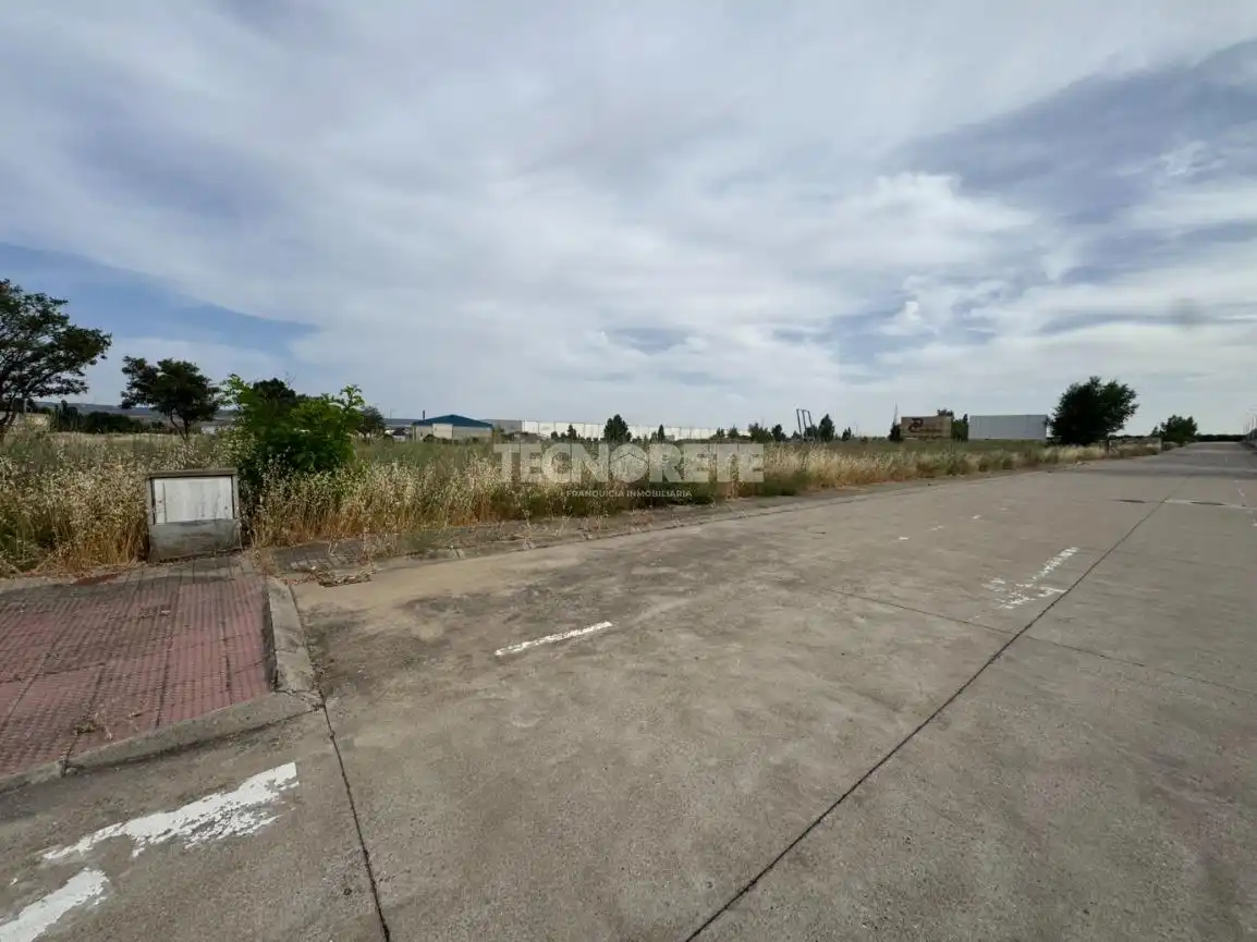 Terreny industrial en venda a Yunquera de Henares