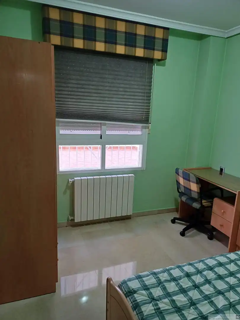 Schlafzimmer von Wohnungen zur Miete in Albacete mit Heizung, Terrasse und Möbliert