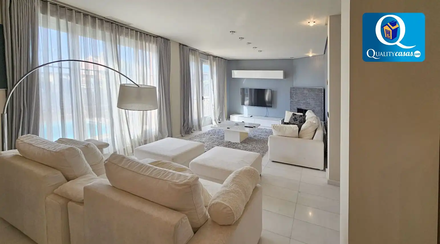 Chalet con terraza en venta en Golf Bahía, imagen 9