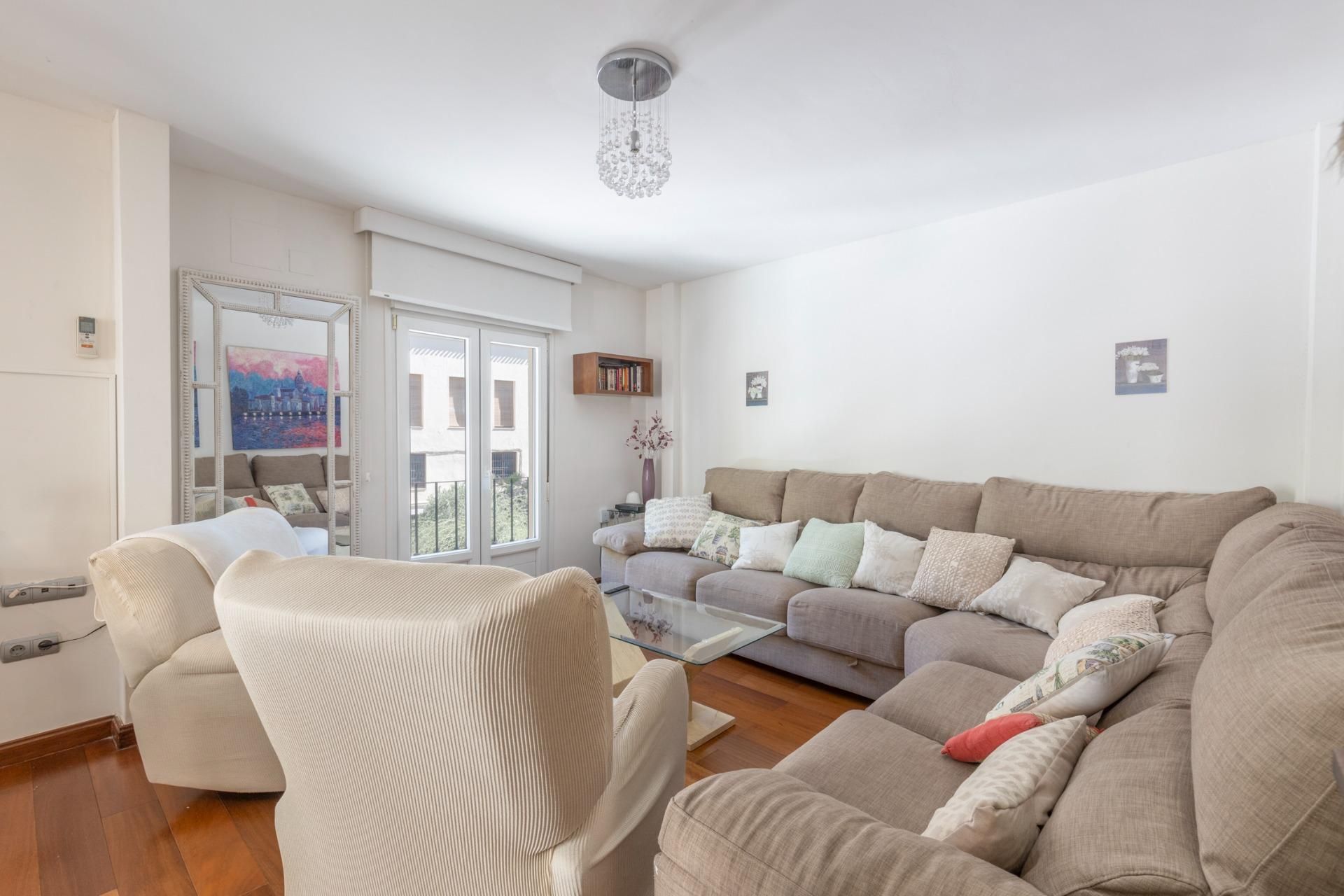 Sala d'estar de Casa o xalet en venda en  Granada Capital amb Aire condicionat, Terrassa i Balcó