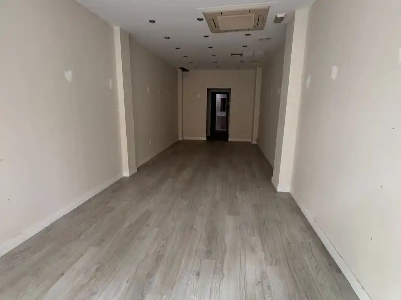 Local de alquiler en Almería con Aire acondicionado y Parquet