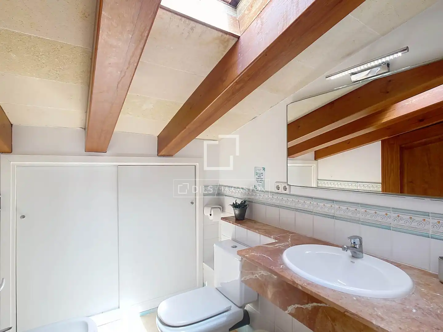 Bathroom of Houses for sale in Ciutadella de Menorca  with Air Conditioner, Heating and Private garden