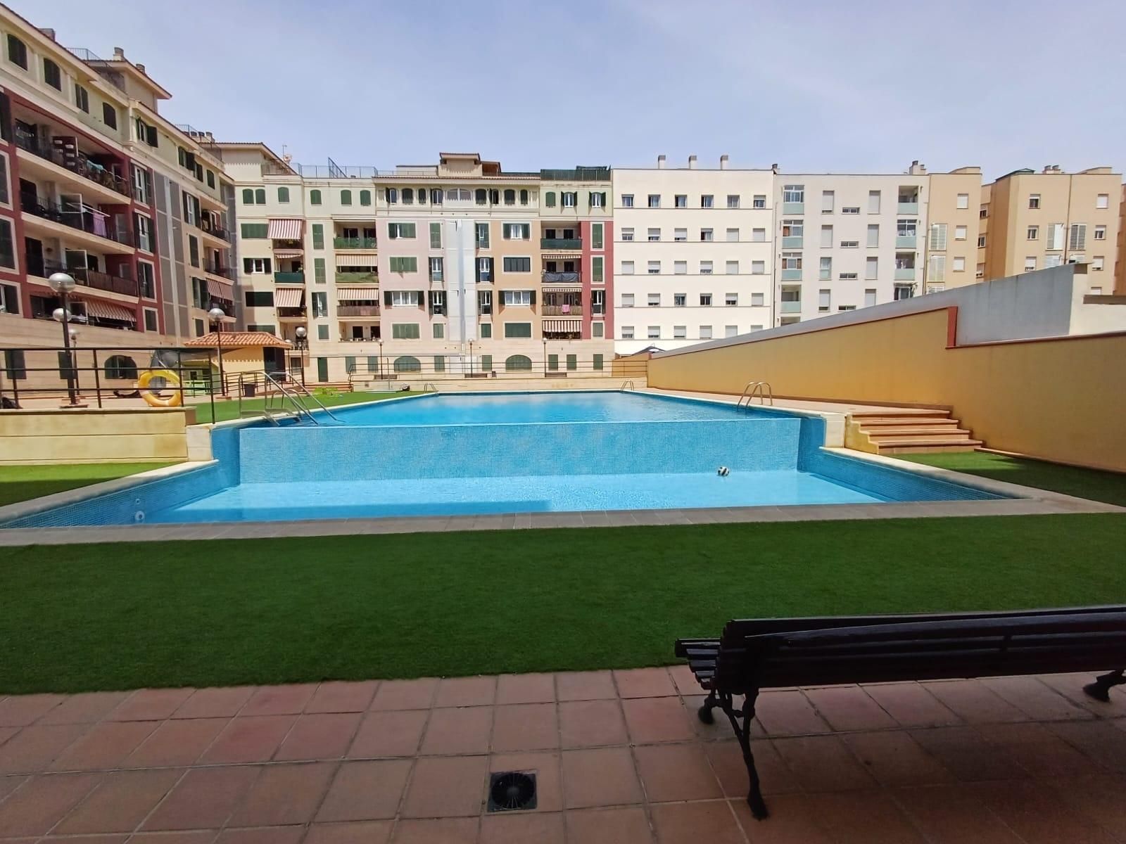 Piscina de Planta baixa en venda en  Palma de Mallorca amb Aire condicionat i Piscina comunitària