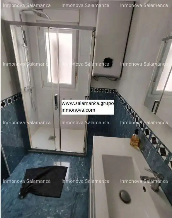 Bathroom of Flat for rent in Salamanca  with Heating, Furnished and Oven