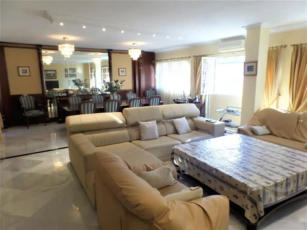 Wohnzimmer von Maisonette zum Verkauf in Fuengirola mit Klimaanlage, Terrasse und Gemeinschaftspool