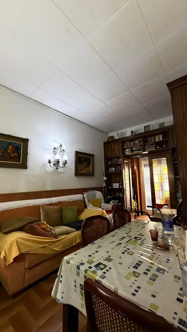 Sala d'estar de Planta baixa en venda en L'Hospitalet de Llobregat amb Terrassa