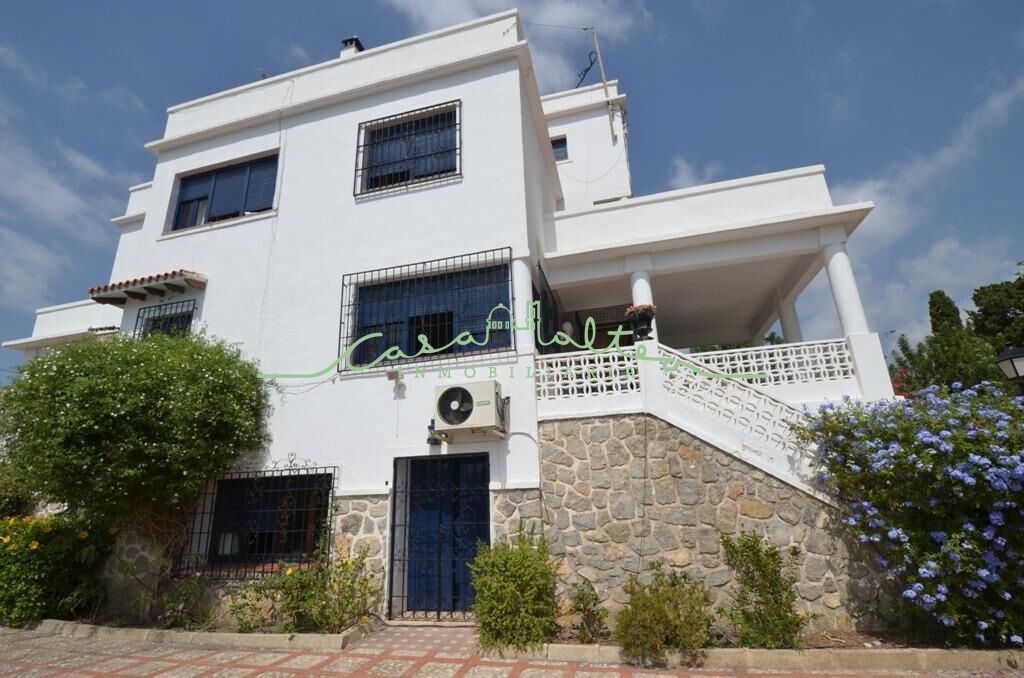 Vista exterior de Casa o xalet en venda en Altea amb Aire condicionat, Jardí privat i Terrassa