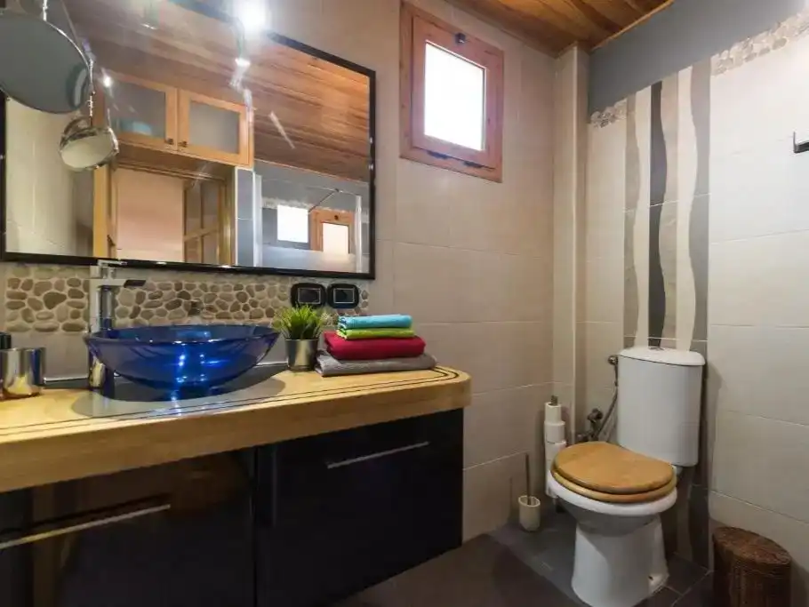 Baño de Piso en venta en Agüimes con Aire acondicionado, Parquet y Trastero