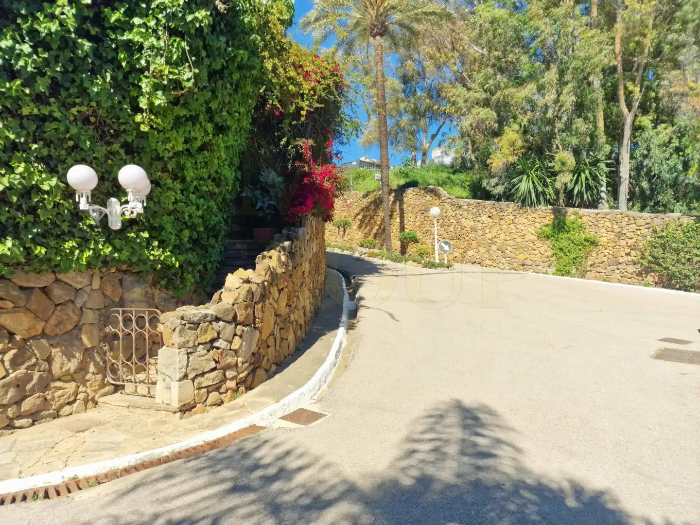 Vista exterior de Casa o xalet de lloguer en Marbella amb Aire condicionat, Jardí privat i Terrassa
