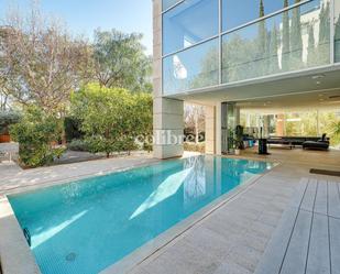 Piscina de Casa o xalet en venda en  Barcelona Capital amb Aire condicionat, Calefacció i Jardí privat